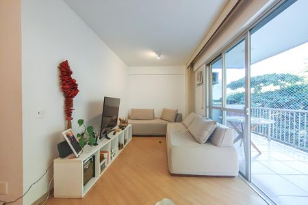 Apartamento à venda com 96m², 2 quartos e 1 vaga Apartamento à venda com 96m², 2 quartos e 1 vagaSala
