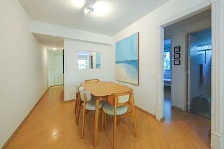 Apartamento à venda com 96m², 2 quartos e 1 vaga Apartamento à venda com 96m², 2 quartos e 1 vagaSala