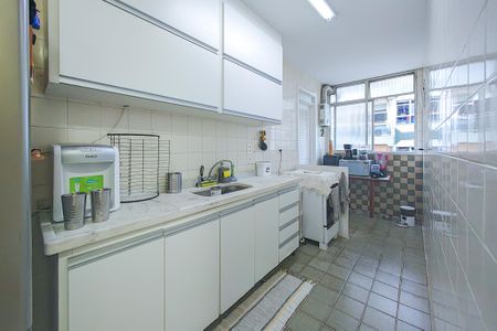 Apartamento à venda com 96m², 2 quartos e 1 vaga Apartamento à venda com 96m², 2 quartos e 1 vagaCozinha