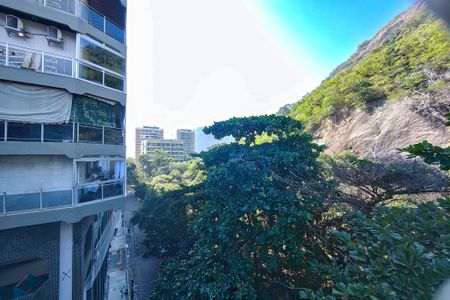 Apartamento à venda com 96m², 2 quartos e 1 vaga Apartamento à venda com 96m², 2 quartos e 1 vagaVista