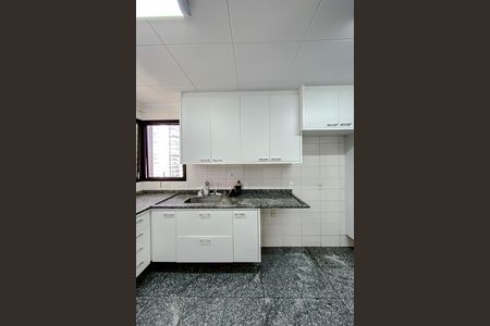 Apartamento para alugar com 150m², 3 quartos e 2 vagas Apartamento para alugar com 150m², 3 quartos e 2 vagasCozinha