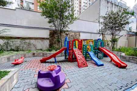Apartamento para alugar com 150m², 3 quartos e 2 vagas Apartamento para alugar com 150m², 3 quartos e 2 vagasÁrea comum - Playground