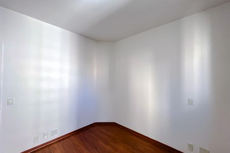 Apartamento para alugar com 150m², 3 quartos e 2 vagas Apartamento para alugar com 150m², 3 quartos e 2 vagasSuíte 2