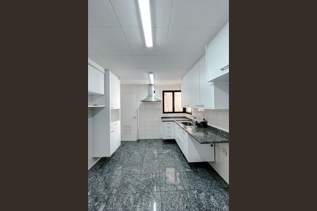 Apartamento para alugar com 150m², 3 quartos e 2 vagas Apartamento para alugar com 150m², 3 quartos e 2 vagasCozinha