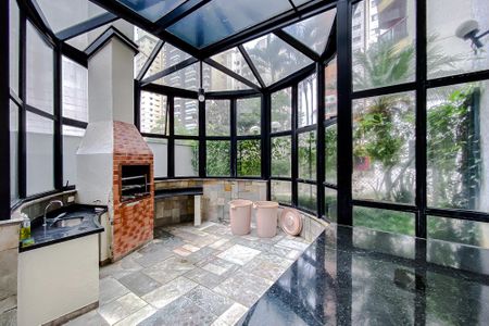 Apartamento para alugar com 150m², 3 quartos e 2 vagas Apartamento para alugar com 150m², 3 quartos e 2 vagasÁrea comum - Churrasqueira