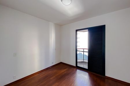 Apartamento para alugar com 150m², 3 quartos e 2 vagas Apartamento para alugar com 150m², 3 quartos e 2 vagasSuíte