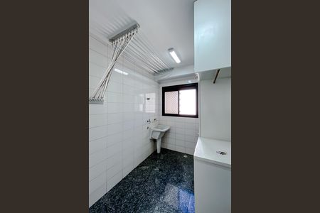 Apartamento para alugar com 150m², 3 quartos e 2 vagas Apartamento para alugar com 150m², 3 quartos e 2 vagasÁrea de Serviço