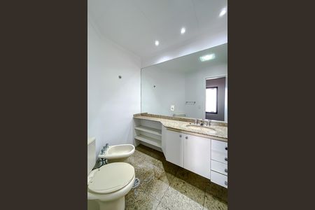 Apartamento para alugar com 150m², 3 quartos e 2 vagas Apartamento para alugar com 150m², 3 quartos e 2 vagasBanheiro da Suíte