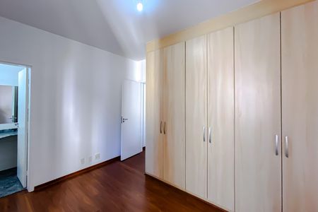Apartamento para alugar com 150m², 3 quartos e 2 vagas Apartamento para alugar com 150m², 3 quartos e 2 vagasSuíte 3