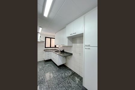 Apartamento para alugar com 150m², 3 quartos e 2 vagas Apartamento para alugar com 150m², 3 quartos e 2 vagasCozinha