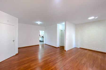 Apartamento para alugar com 150m², 3 quartos e 2 vagas Apartamento para alugar com 150m², 3 quartos e 2 vagasSala