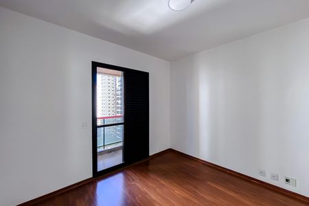 Apartamento para alugar com 150m², 3 quartos e 2 vagas Apartamento para alugar com 150m², 3 quartos e 2 vagasSuíte