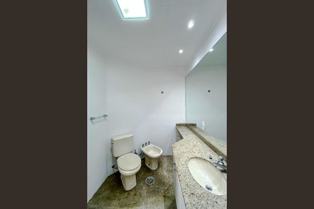 Apartamento para alugar com 150m², 3 quartos e 2 vagas Apartamento para alugar com 150m², 3 quartos e 2 vagasBanheiro da Suíte