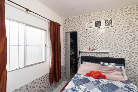 Casa à venda com 300m², 3 quartos e 2 vagas Casa à venda com 300m², 3 quartos e 2 vagasQuarto 2