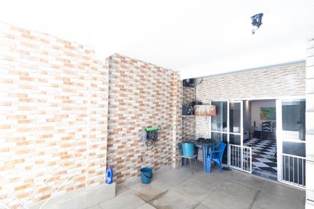 Garagem de casa à venda com 3 quartos, 300m² em Campo Grande, Rio de Janeiro