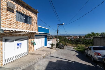 Vista da Rua de casa à venda com 3 quartos, 300m² em Campo Grande, Rio de Janeiro