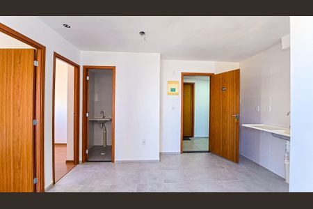 Sala de apartamento para alugar com 2 quartos, 40m² em Inhaúma, Rio de Janeiro