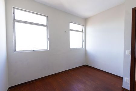 Quarto 1 de apartamento para alugar com 2 quartos, 88m² em Dom Cabral, Belo Horizonte