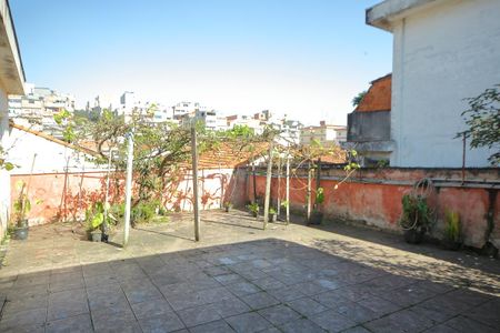 Quintal  de casa à venda com 2 quartos, 151m² em Jardim Calux, São Bernardo do Campo