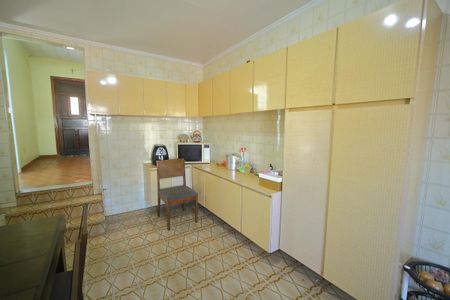 Casa à venda com 151m², 2 quartos e 2 vagasCozinha 