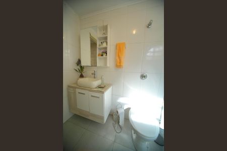 Casa à venda com 151m², 2 quartos e 2 vagasBanheiro 
