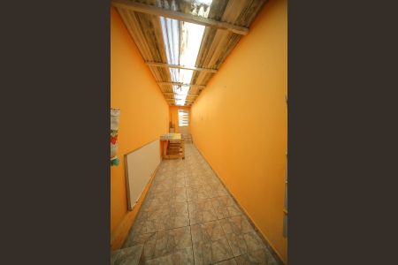 Corredor  de casa à venda com 2 quartos, 151m² em Jardim Calux, São Bernardo do Campo