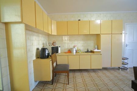 Casa à venda com 151m², 2 quartos e 2 vagasCozinha 