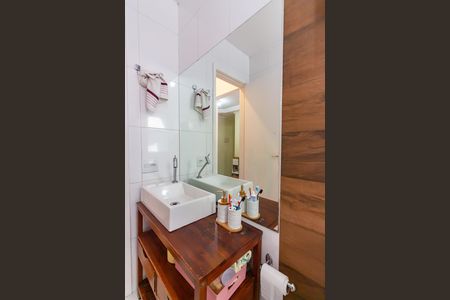 Apartamento à venda com 64m², 2 quartos e 1 vaga Apartamento à venda com 64m², 2 quartos e 1 vagaBanheiro