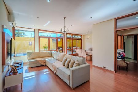Sala de casa à venda com 4 quartos, 350m² em Cidade São Francisco, São Paulo