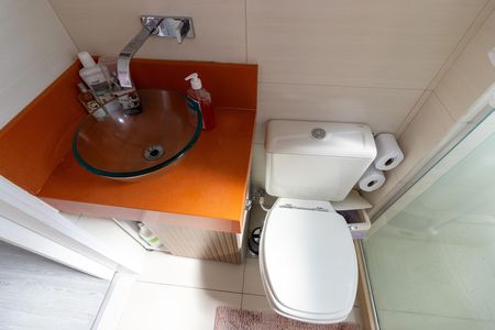 Banheiro de apartamento à venda com 2 quartos, 52m² em Jardim Sulacap, Rio de Janeiro