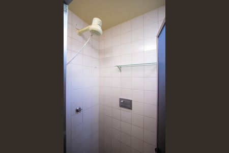 Banheiro de apartamento para alugar com 2 quartos, 71m² em Brasilândia, São Gonçalo