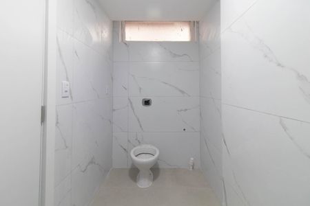 Apartamento à venda com 47m², 2 quartos e sem vaga Apartamento à venda com 47m², 2 quartos e sem vagaBanheiro