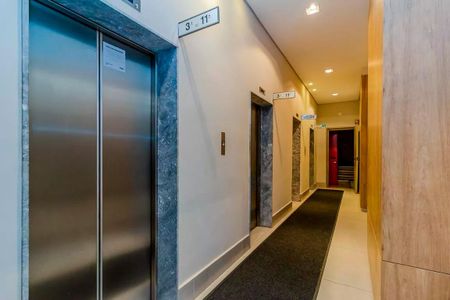 Apartamento à venda com 47m², 2 quartos e sem vaga Apartamento à venda com 47m², 2 quartos e sem vagaHall