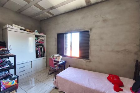 Casa à venda com 250m², 3 quartos e 3 vagas Casa à venda com 250m², 3 quartos e 3 vagasQuarto 4