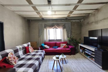 Casa à venda com 250m², 3 quartos e 3 vagas Casa à venda com 250m², 3 quartos e 3 vagasSala