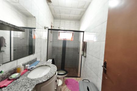 Casa à venda com 250m², 3 quartos e 3 vagas Casa à venda com 250m², 3 quartos e 3 vagasLavabo