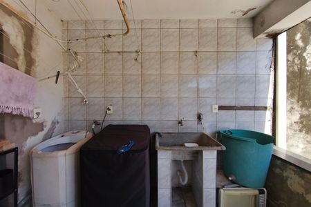 Casa à venda com 250m², 3 quartos e 3 vagas Casa à venda com 250m², 3 quartos e 3 vagasÁrea de Serviço