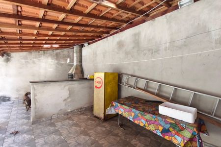 Casa à venda com 250m², 3 quartos e 3 vagas Casa à venda com 250m², 3 quartos e 3 vagasQuintal