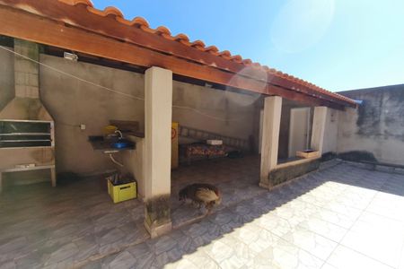 Casa à venda com 250m², 3 quartos e 3 vagas Casa à venda com 250m², 3 quartos e 3 vagasQuintal - Área gourmet