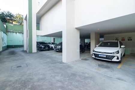 Garagem de apartamento para alugar com 4 quartos, 93m² em Vila Valqueire, Rio de Janeiro