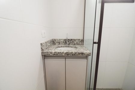 Banheiro de apartamento para alugar com 2 quartos, 44m² em Vila Pauliceia, São Paulo