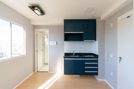 Cozinha de kitnet/studio para alugar com 1 quarto, 20m² em Vila Ema, São Paulo