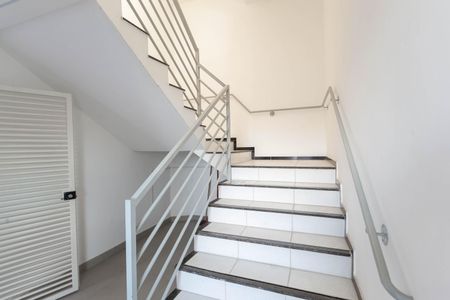 Entrada de apartamento à venda com 2 quartos, 73m² em Nacional, Contagem
