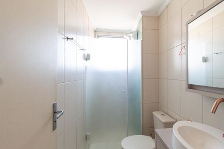 Banheiro de apartamento para alugar com 2 quartos, 50m² em Cidade Ariston Estela Azevedo, Carapicuíba