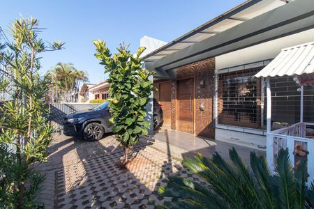 Fachada de casa à venda com 3 quartos, 221m² em Guarujá, Porto Alegre