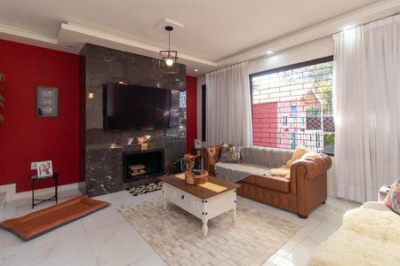 Casa à venda com 3 quartos, 221m² em Guarujá, Porto Alegre