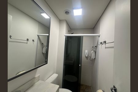 Banheiro de apartamento à venda com 1 quarto, 26m² em Bethaville I, Barueri