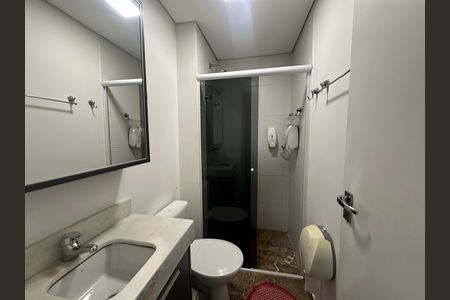 Banheiro de apartamento à venda com 1 quarto, 26m² em Bethaville I, Barueri