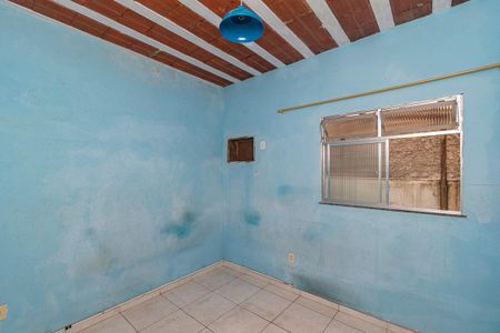 Quarto de casa para alugar com 1 quarto, 50m² em Vigário Geral, Rio de Janeiro