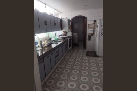 Casa à venda com 3 quartos, 400m² em Vila Galvão, Guarulhos